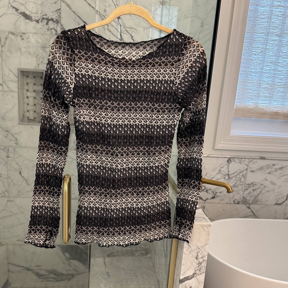 Moving Comfort Black and White Long Sleeve Top